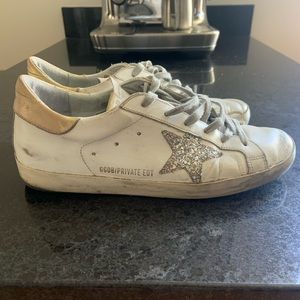 Women’s Golden Goose Super-Star Sneaker